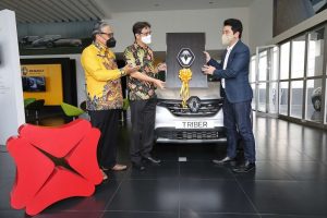 Ratusan Renault Triber Jadi Kendaraan Operasional Bank DBS