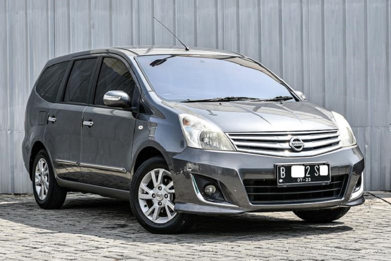 Review Nissan Grand Livina