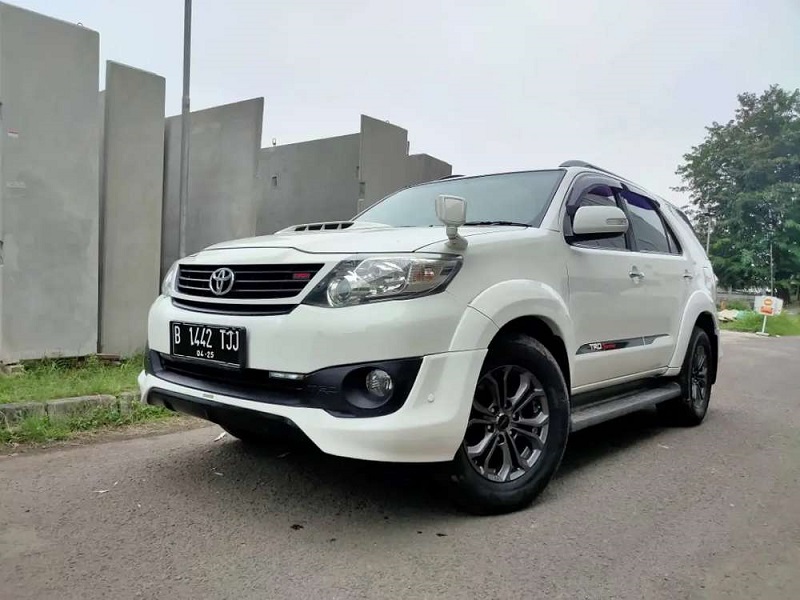 pajak mobil fortuner gen-1
