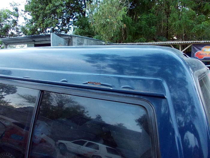 penyebab atap mobil bocor