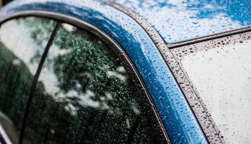 penyebab atap mobil bocor 001