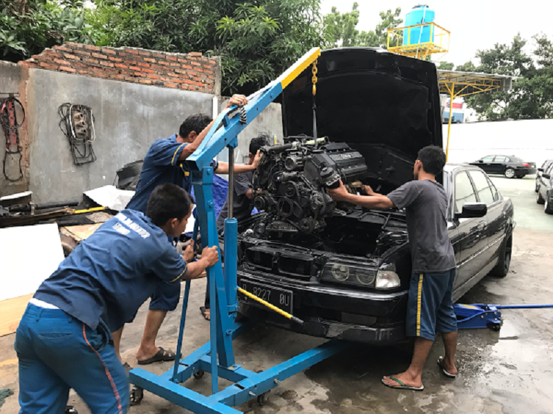 bengkel spesialis mobil bmw - east tuning