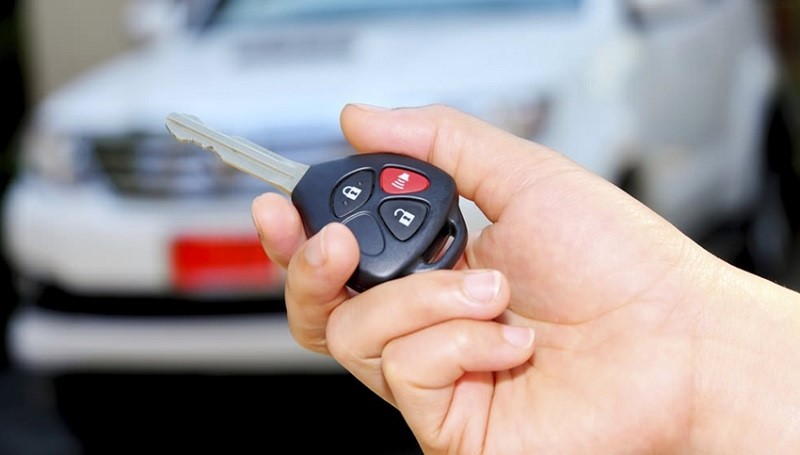 alarm mobil bunyi terus