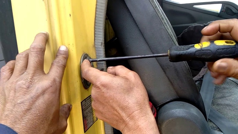 solusi pintu mobil tidak tertutup rapat