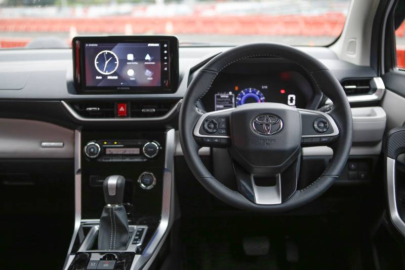 Kelebihan Toyota Veloz FWD