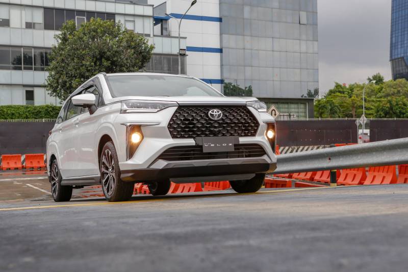 Kelebihan Toyota Veloz FWD