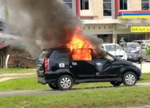 Alat Pemadam Kebakaran Mobil dan Cara Pakainya