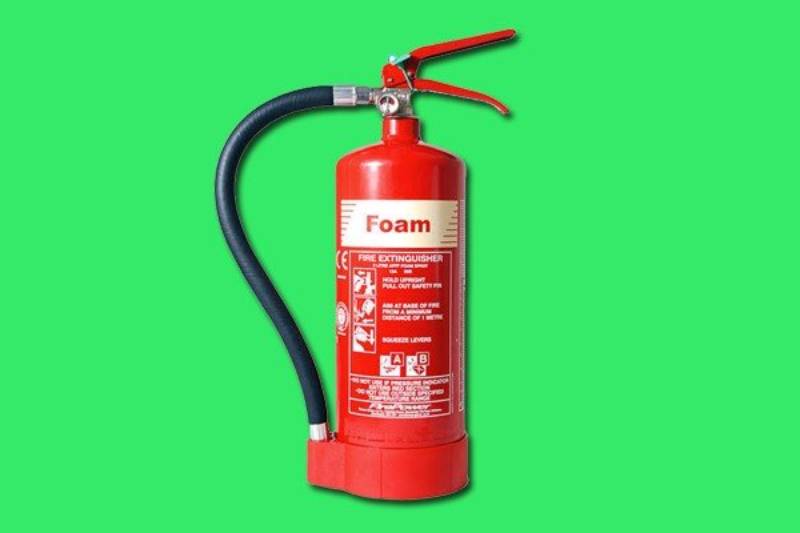 alat pemadam kebakaran mobil