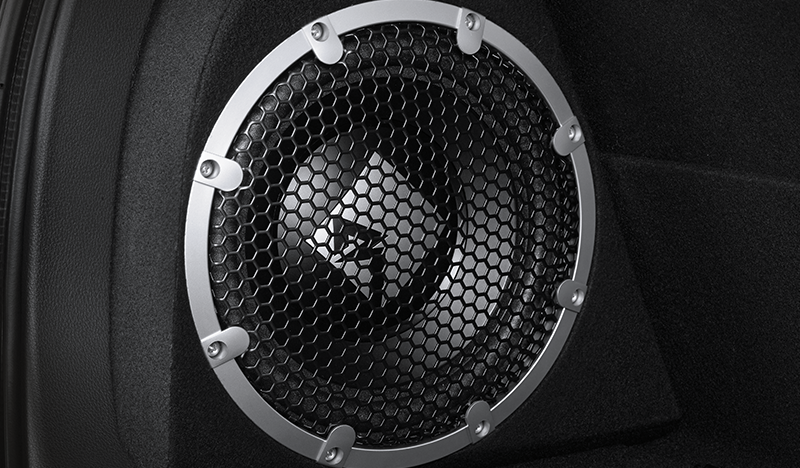 kelebihan xpander rockford fosgate 002