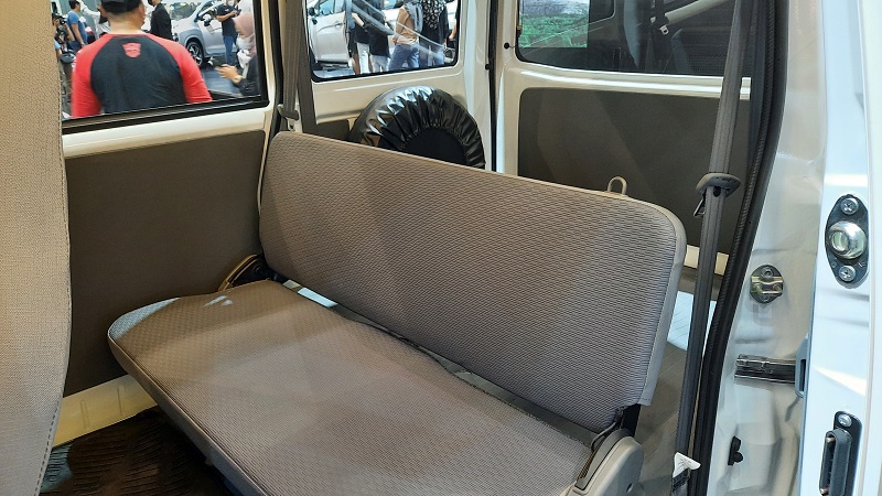 harga mitsubishi minicab miev produksi lokal - interior