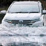7 Tips Mobil Melewati Banjir, Jangan Asal Nekat!