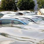 8 Cara Mengatasi Mobil Terendam Banjir, Jangan Distarter!