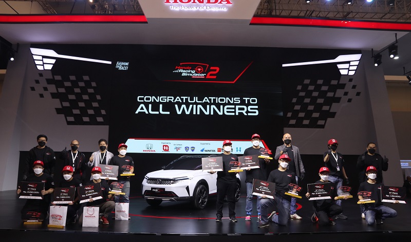 pemenang honda racing simulator championship 2 001