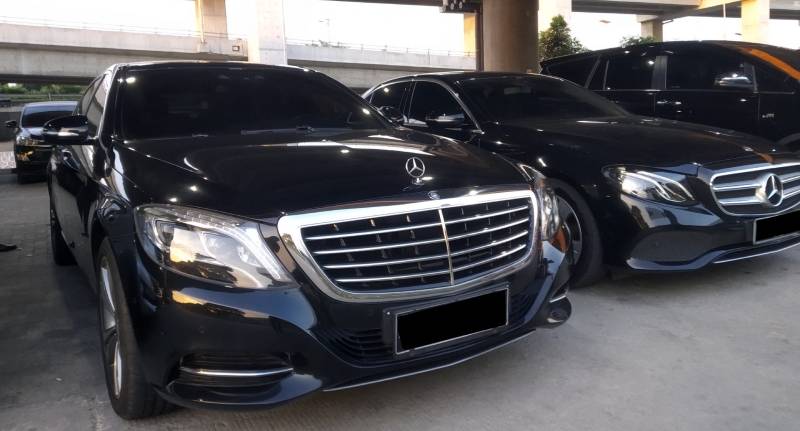 Tempat Sewa Mobil Mewah