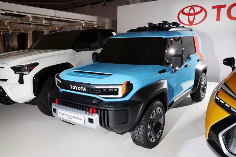 Mobil listrik prototype Toyota - SUV