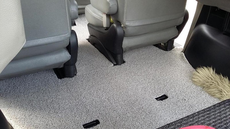 7 Cara Membersihkan Interior Mobil, Harus Rutin Biar Ga Bau! cara membersihkan interior mobil