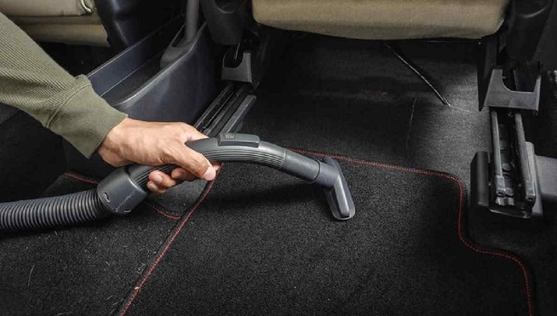 7 Cara Membersihkan Interior Mobil, Harus Rutin Biar Ga Bau! cara membersihkan interior mobil