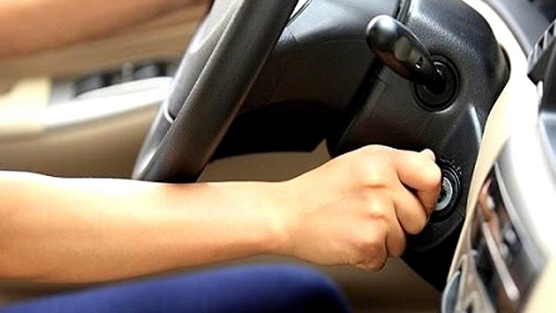 Lampu Indikator Oli di Mobil Menyala