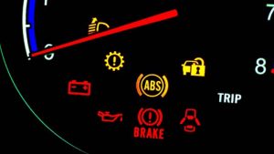 Panduan Arti Lampu Indikator pada Mobil & EV Modern