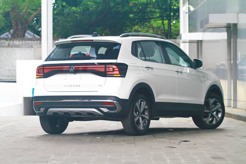 diskon VW T-Cross - tampak belakang