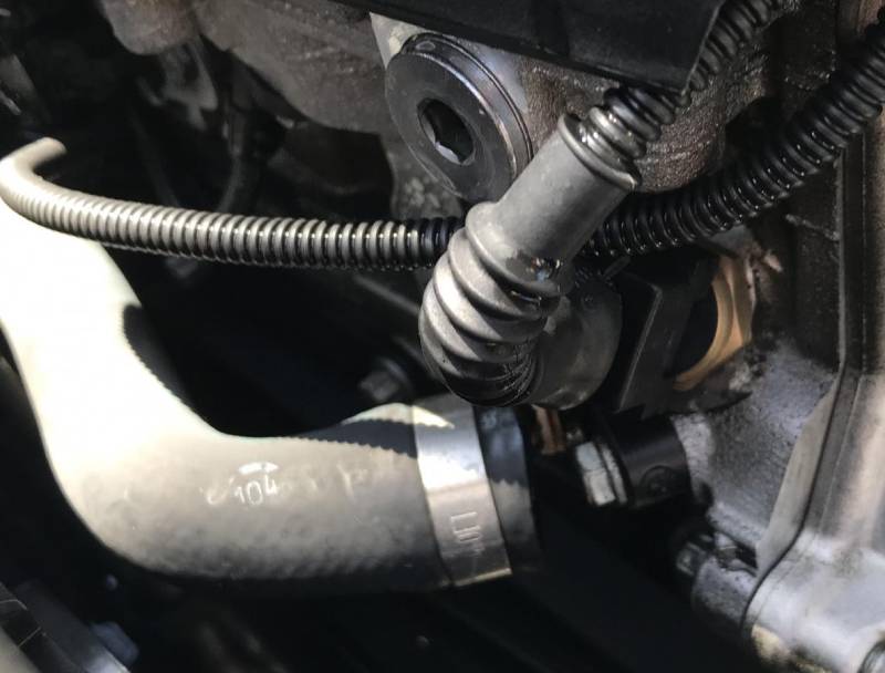 Penyebab Radiator Mobil Bocor