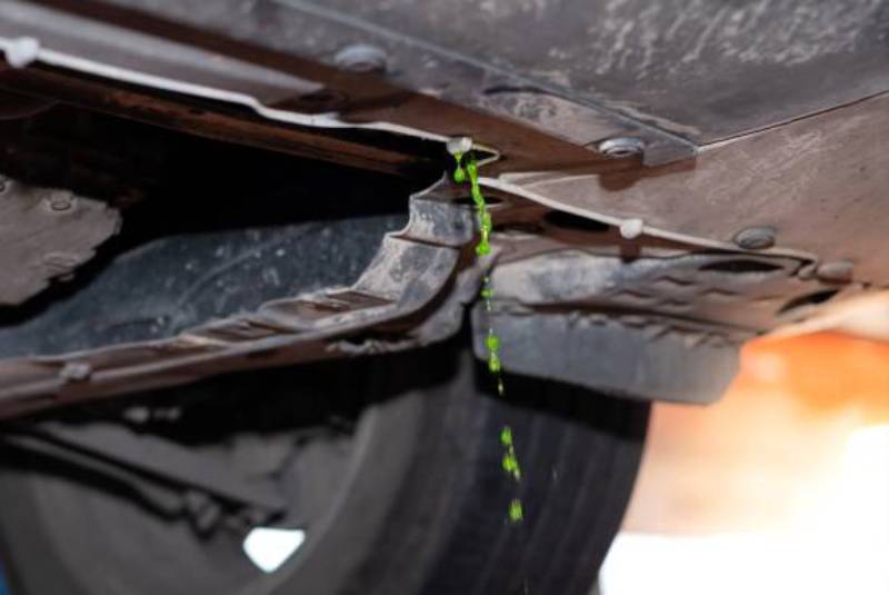 Penyebab Radiator Mobil Bocor