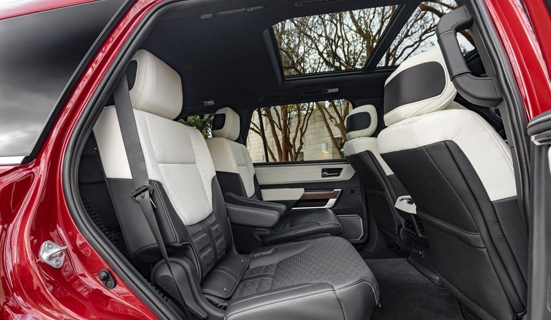 spesifikasi toyota sequoia 003