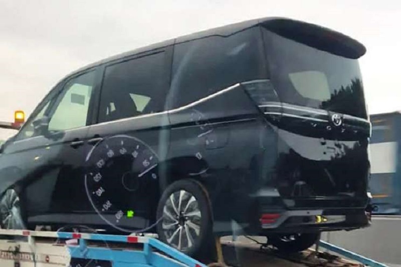 Foto Toyota Voxy baru yang diupload ke sosmed