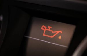 5 Ciri-Ciri Oli Mesin Mobil Habis, Jangan Sampai Terjadi