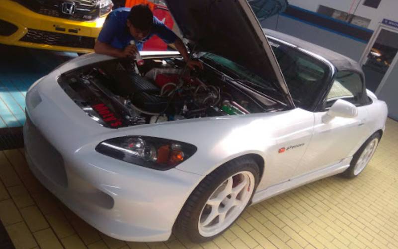 Bengkel Mobil Racing