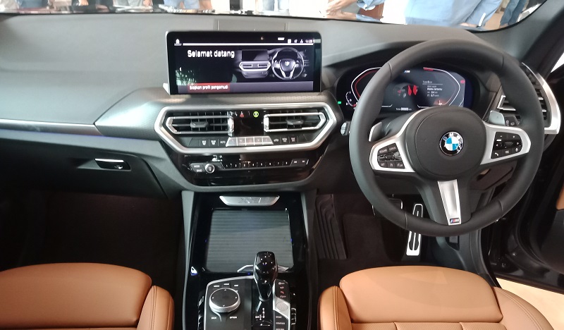 harga bmw x3 2022 - interior