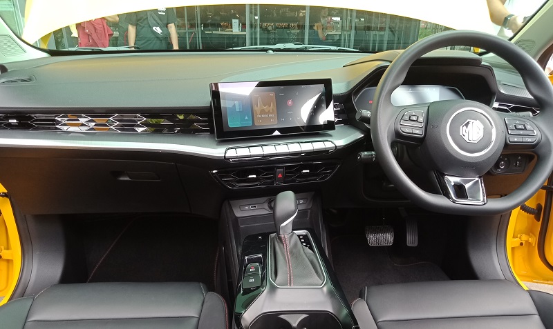 spesifikasi mg 5 gt - interior