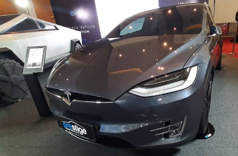 Mobil Termahal di IIMS 2022 - Tesla Model X