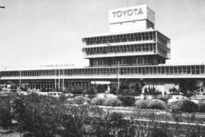 Sejarah Toyota di Indonesia, dari FJ Hingga Innova EV