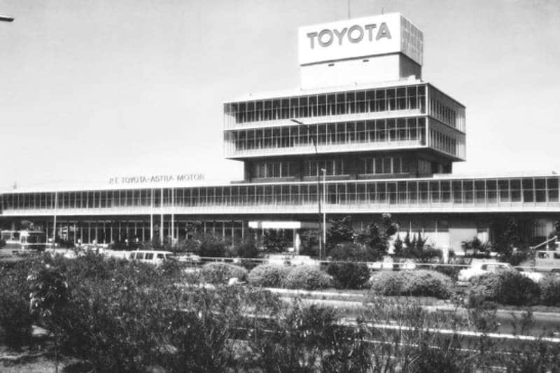 Sejarah Toyota di Indonesia