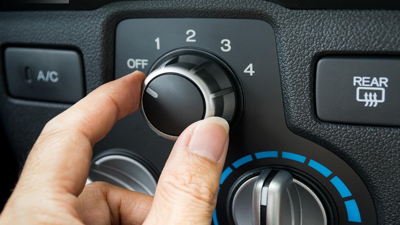 Biaya Service AC Mobil, Isi Freon Hingga Betulkan Kompresor! biaya service ac mobil