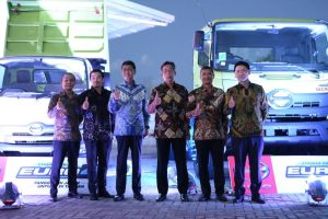 Hino Euro4 Hadir di Kalimantan, Gratis Servis!