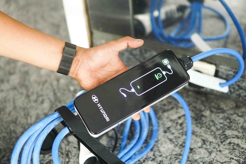 kelebihan mobil listrik