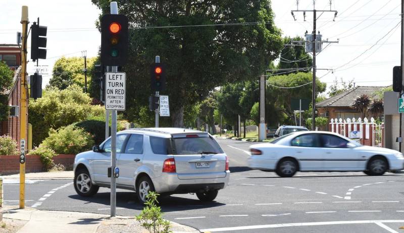 Lampu Sein Warna Kuning, Ini Alasannya lampu sein warna kuning