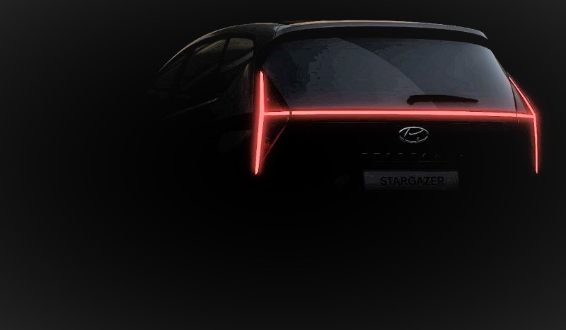 hyundai resmi kenalkan stargazer - tampak belakang