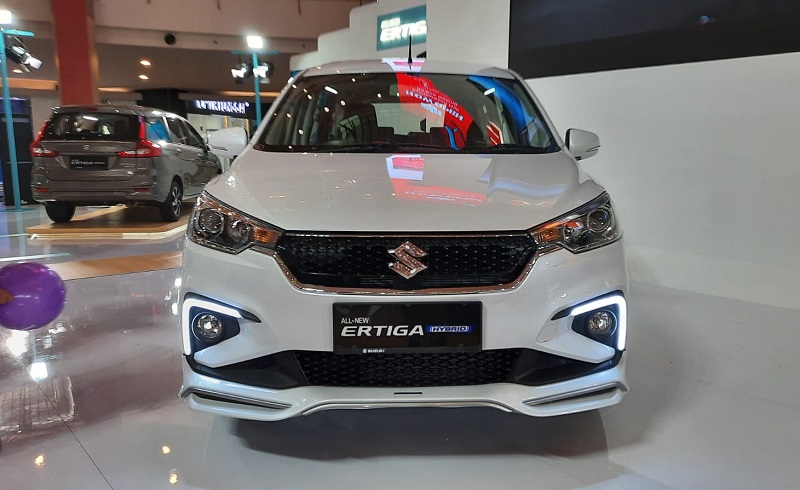 kekurangan suzuki ertiga hybrid terbaru - lampu belum LED