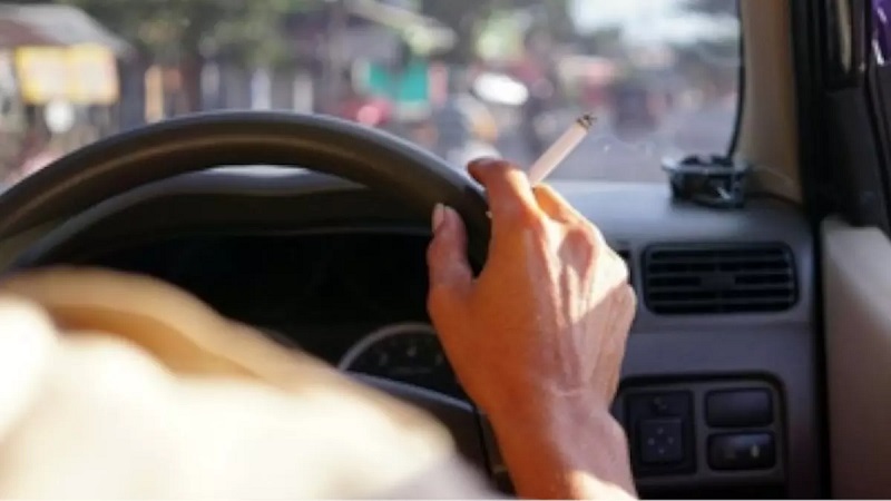 7 Cara Membersihkan Interior Mobil, Harus Rutin Biar Ga Bau! cara membersihkan interior mobil