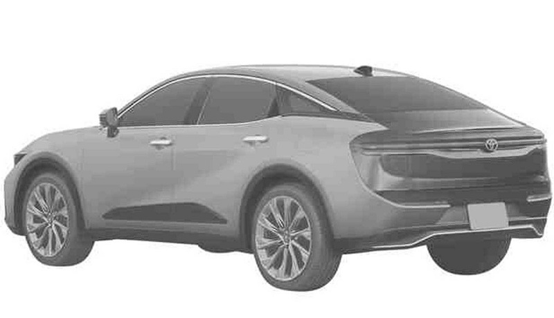 toyota crown terbaru beraura suv tampak belakang