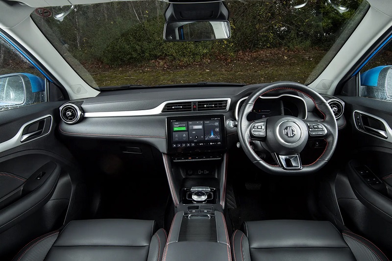 MG ZS EV siap meluncur di giias 2022 - interior