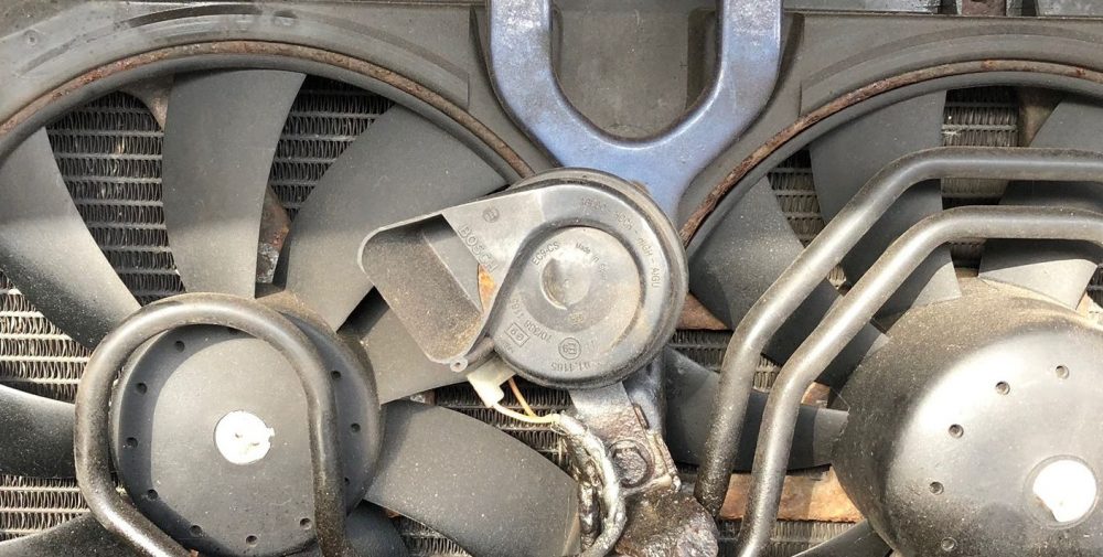 Penyebab Klakson Mobil Mati