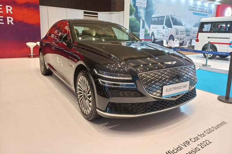 Mobil listrik termahal di PEVS 2022