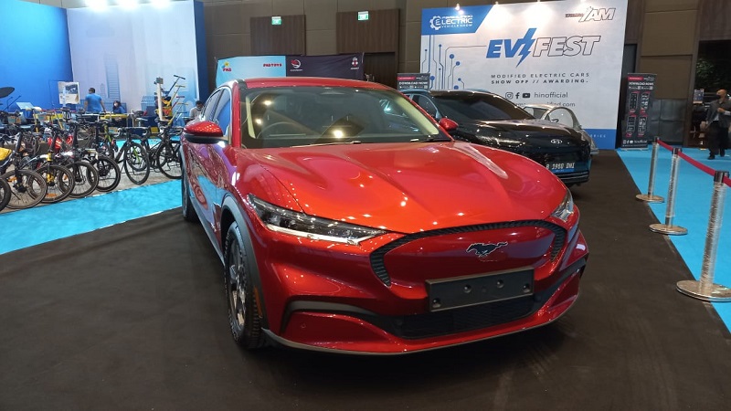 Mobil listrik termahal di PEVS 2022