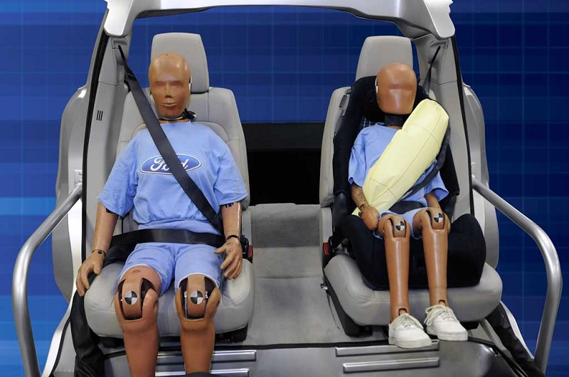 3 Fungsi Sabuk Pengaman Mobil, Bukan Cuma Keselamatan! Fungsi sabuk pengaman mobil