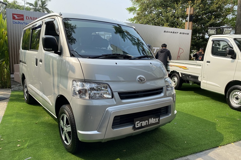 Penjualan mobil Daihatsu nyungsep