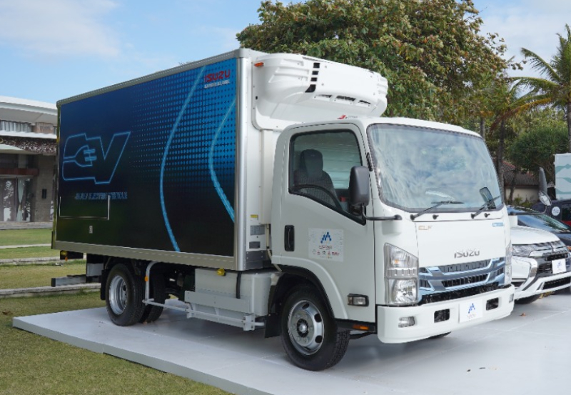 Isuzu Elf EV siap mejeng di GIIAS 2024